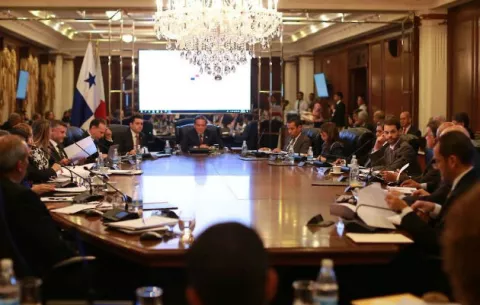 Presidente Laurentino Cortizo evaluará a su consejo de ministros el viernes, en Playa Bonita