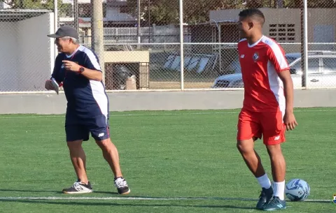 'Tolo' Gallego trabaja en conformar una selección de respeto