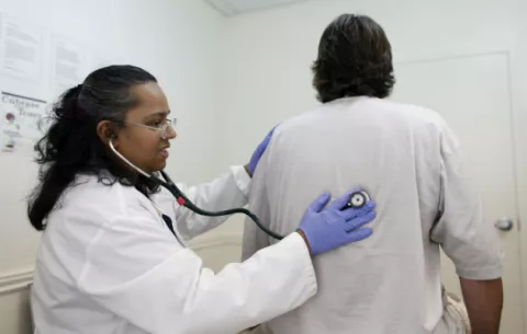 Aumenta costo de los servicios médicos   