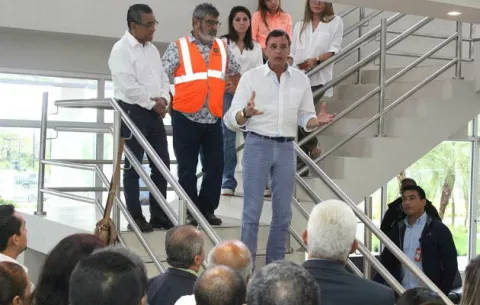 Contralor ordena auditar $13 mil invertidos en obras que se contrataron en la última década