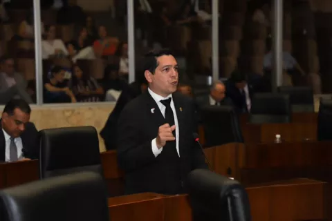 Presentan anteproyecto para el uso obligatorio de gobernadores de velocidad