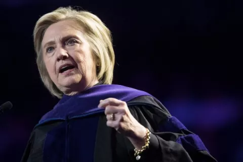 Hillary Clinton se convierte en la primera mujer rectora de la universidad Queen's de Belfast