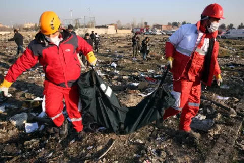 Mueren todas las personas a bordo del avión ucraniano que se estrelló en Teherán