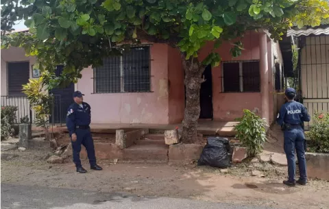 Adolescente sufre quemaduras tras incendio de un cuarto en Monagrillo