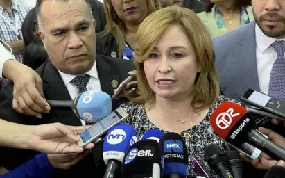 Ricardo Martinelli presenta denuncia contra Kenia Porcell por abuso de autoridad