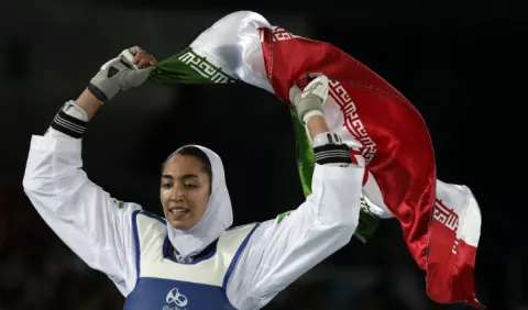 Medallista olímpica sale huyendo de Irán