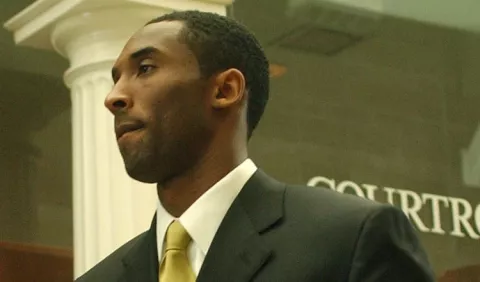 Washington Post suspende a reportera que recordó caso de violación contra Kobe Bryant