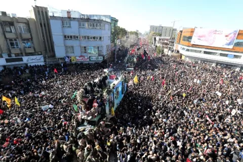 Una estampida durante el funeral en Irán del líder de la Guardia Revolucionaria Soleimaní deja cerca de 40 muertos