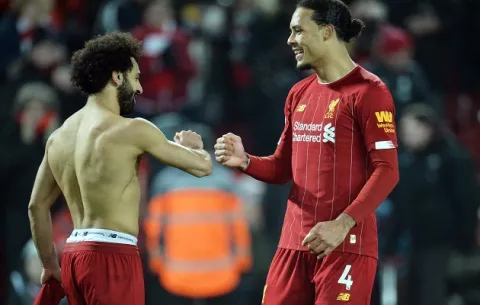 Liverpool se lleva duelo ante el United y deja casi sentenciada la liga