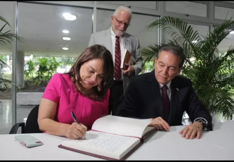 Con 100 estudiantes iniciará operación la Academia Panamá para el futuro