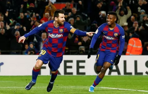 Leo Messi rescata el debut de Quique Setién en el banquillo del Barcelona