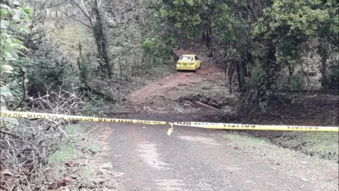 Autoridades investigan el hallazgo de un cuerpo dentro de un taxi en David