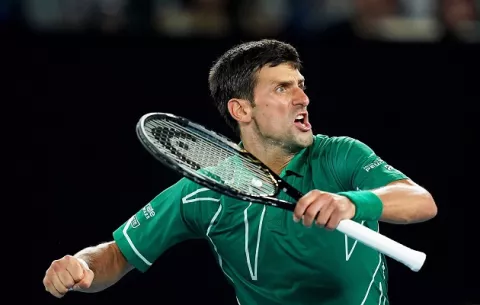 Novak Djokovic acaba con Federer y buscará su octava corona en Australia