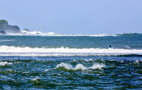 Fuertes oleajes en el Caribe se mantendrán hasta el sábado 18 de enero