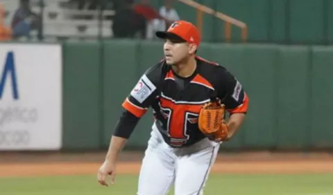 Panameño Paolo Espino y los Toros se imponen a Tigres de Licey en República Dominicana
