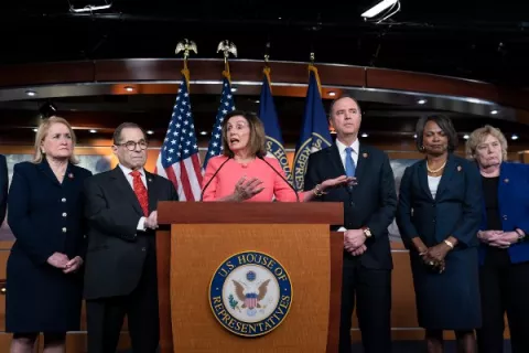 Cámara de Representantes  aprueba remitir al Senado los dos cargos contra el presidente Donald Trump