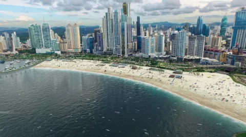 Alcalde  seguirá con proyecto de    playas   