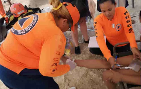 Alertan a bañistas por presencia de agentes marinos y oleajes este 1 de enero 2020