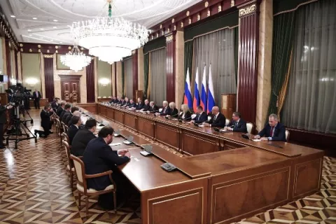Vladímir Putin revoluciona con cambios en el gobierno ruso, pero la vieja guardia conserva el poder