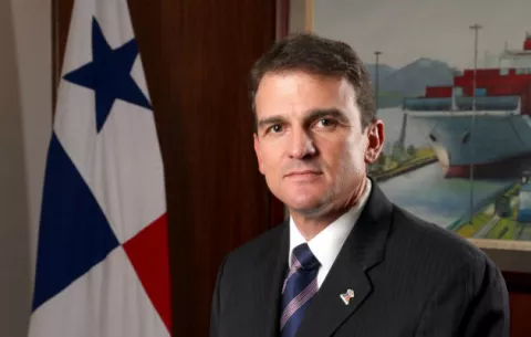 Expresidente de la Cámara de Comercio Raúl Delvalle asume presidencia de Fecamco