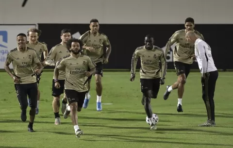 Real Madrid entrena para enfrentar a Valencia en la Supercopa de España