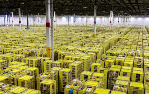 Minoristas libran una batalla sin fin con Amazon