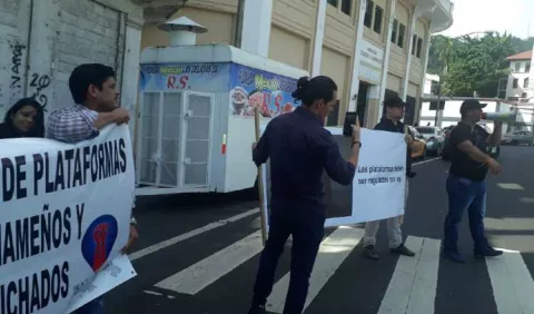 Buscan regular uso de plataformas digitales 