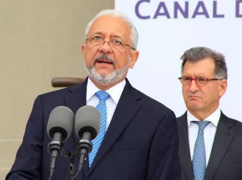 Mayor Indignación  provoca justificación dada por  Aristides Royo sobre aumento de salario al  administrador de la ACP
