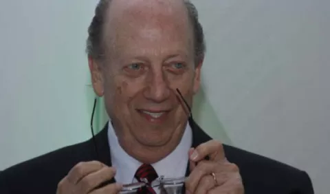 Roberto Eisenmann desafía a la Corte Suprema de Justicia por pago de impuestos