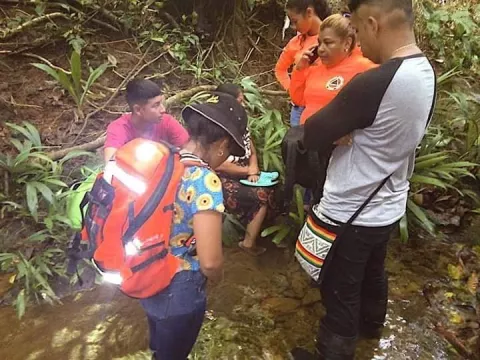 Sinaproc halla con vida a mujer extraviada
