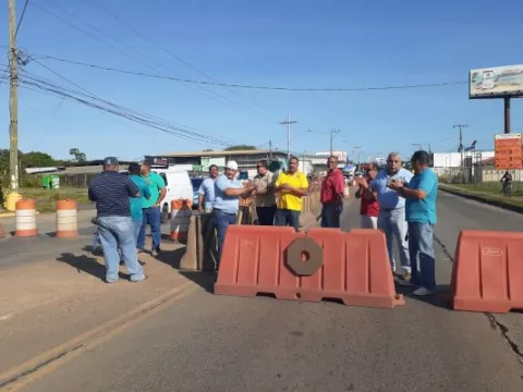 Conductores de taxi en Herrera exigen la eliminación de cupos ilegales