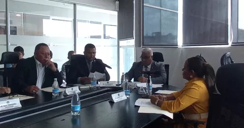 Discuten borrador de anteproyecto de ley para regular plataformas digitales en el sector transporte