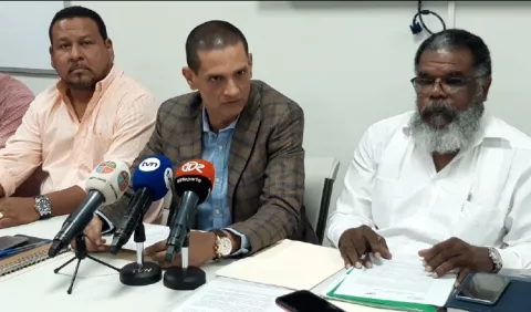 Transportistas amenazan con paro nacional