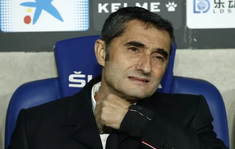 Técnico del Barcelon en la cuerda floja