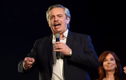 Los argentinos piden crear más empleos y no pagar deuda externa