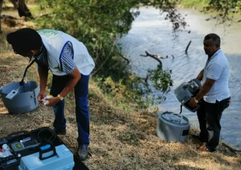 Miden la calidad del agua para los culecos en el área de Azuero