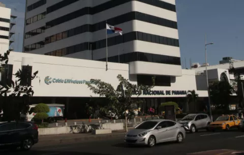  Disminuyen calificación de riesgo a bancos