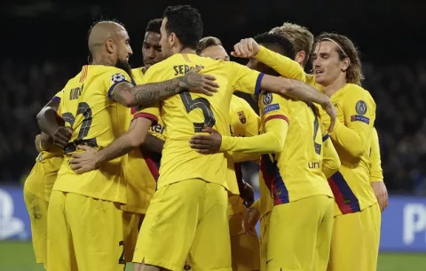 Barcelona rescata empate en casa del Nápoles en la ida de octavos de la Champions