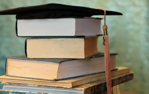 ¿Debería asistir a la escuela de posgrados?