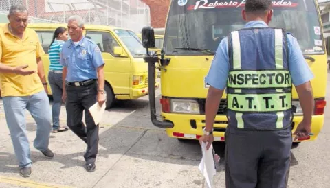 ATTT inicia inspección de busitos colegiales