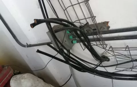 Condenan a ocho años y cuatro meses de prisión a un sujeto por robo de  cables