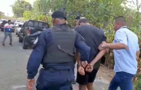 En Bique Arraiján, policías capturan a los asaltantes de pasajeros de un busito "pirata" 