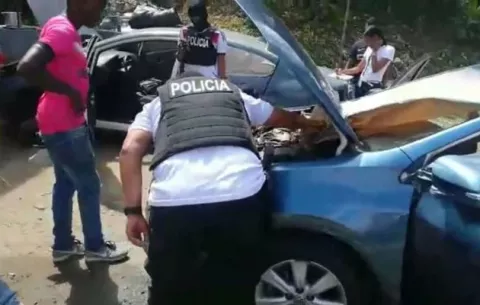 Detienen a mecánicos durante operativo para detectar automóviles que fueron clonados