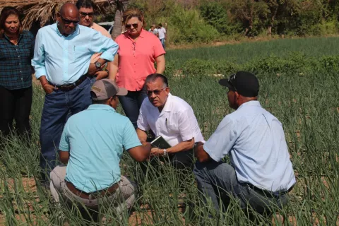  MIDA se compromete a brindar apoyo financiero a productores que implementen el sistema de riego
