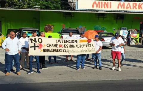En Capira, no permiten a unidades del Tránsito colocar conos en la Interamericana
