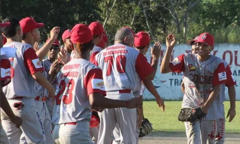 Coclé en su tercera final consecutiva  en el béisbol juvenil