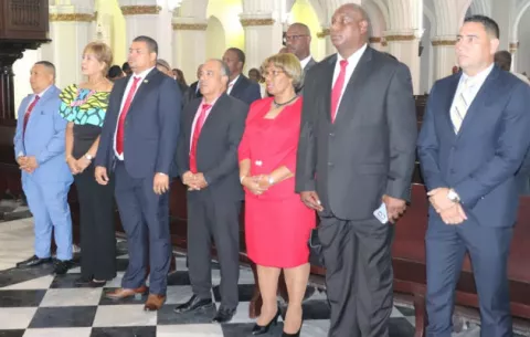 Colonenses celebran 168 años de fundación con misa en catedral de la Inmaculada Concepción 