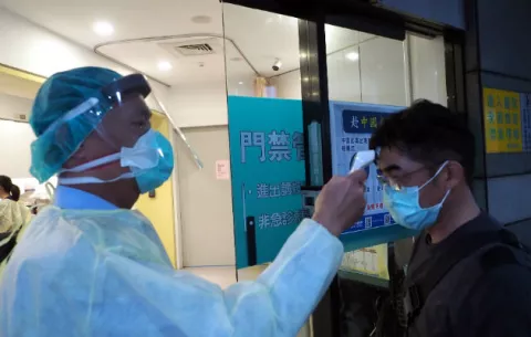 Dos muertos y más de 60 contagiados por el coronavirus en el norte de Italia