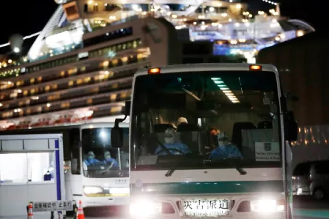 Mueren dos pasajeros del Diamond Princess por coronavirus luego de haber finalizado la cuarentena