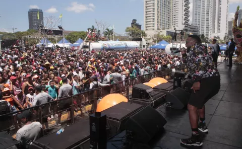 Martes de Carnaval sin culecos para muchas personas en la Cinta Costera